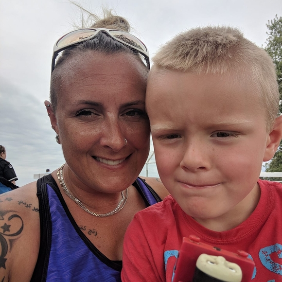 Meet your Posher, Amanda - Picture 1 of 1